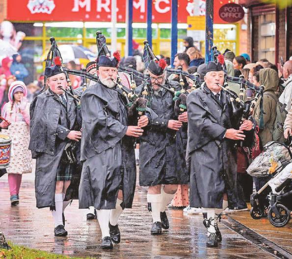 Thousands turn out for festive parade