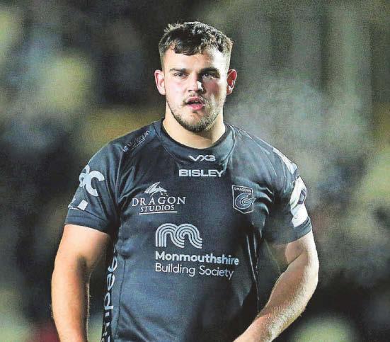 Perfect 10 for Ironmen as they boost title prospects