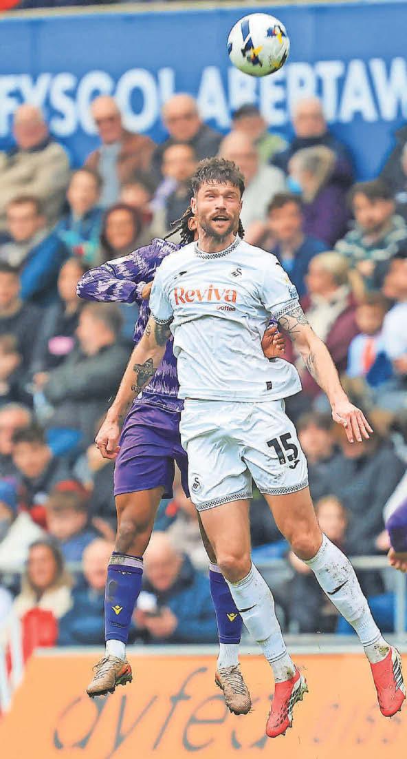 MATOS HAILS CULLEN AFTER WONDER GOAL