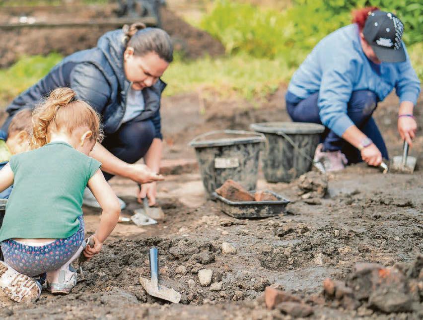 Enthusiasts are offered chance to dig for history
