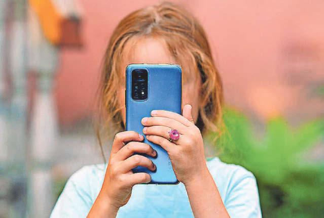 Drop the devices for good eye health