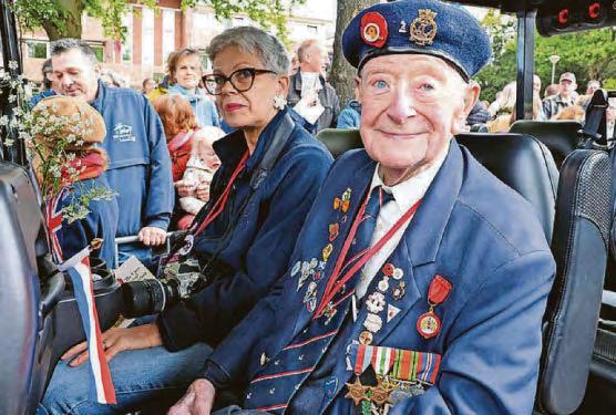 Veterans light flame as Netherlands marks 80th anniversary of liberation