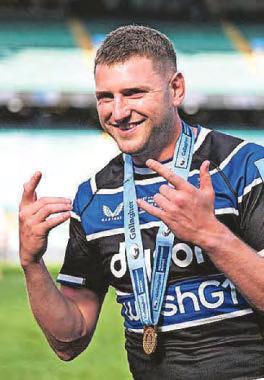 Russell commits his future to Bath