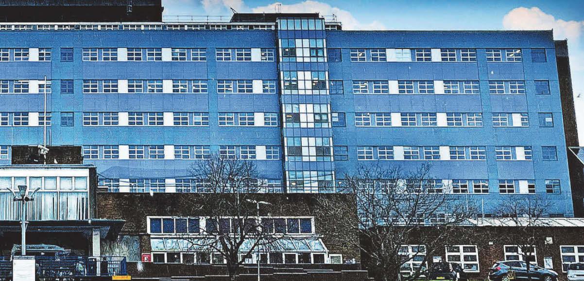 Apology over 'distress, trauma and pain' at maternity wards