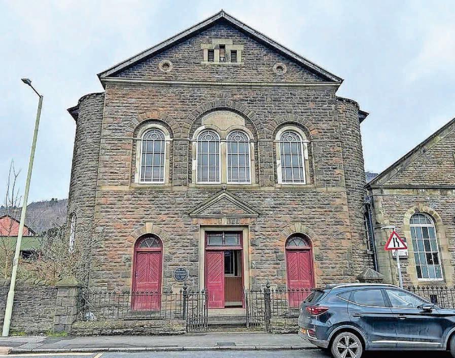 Villagers' race on to save 'Cwm Rhondda' chapel