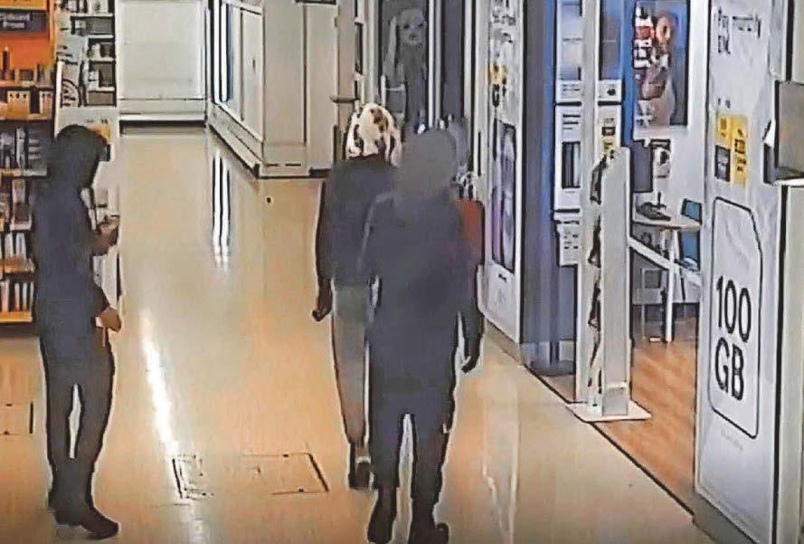 Moment yobs break into store and then realise their stupidity