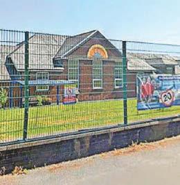 School reopens after knife threat messages