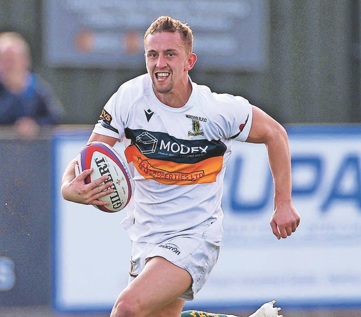 RECORDS ON LINE IN HUGE SHOWDOWN