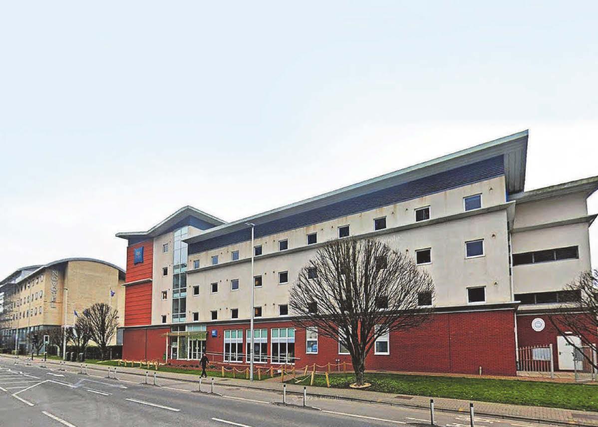 Firms tell of staff 'fears' over homeless hostel