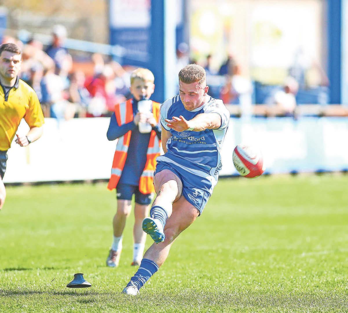 PONTY HIT BACK TO STAY AT SUMMIT