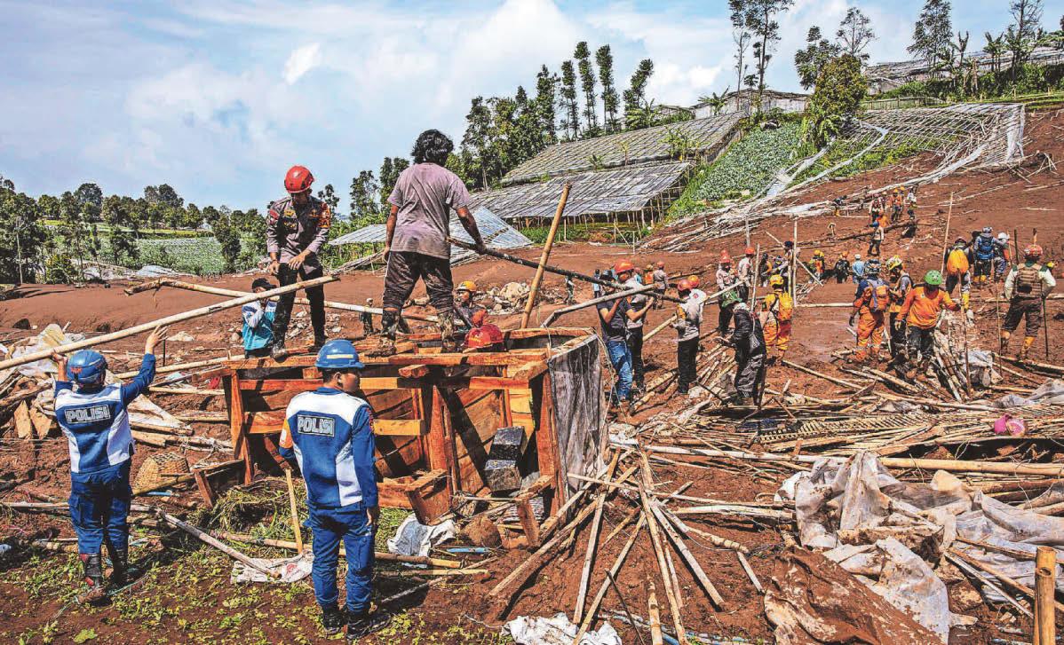 At least 25 fatalities in landslide in Indonesia
