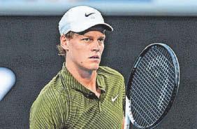 No drama for Sinner as champ eases into last 8