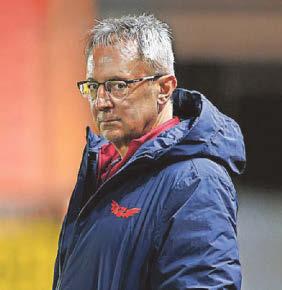 Davies: Facing champs like a Test match
