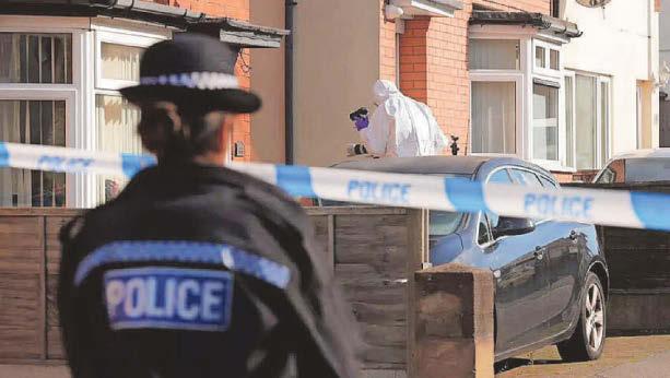 DAD SHOT OUTSIDE HOME ON RETURN FROM SCHOOL RUN