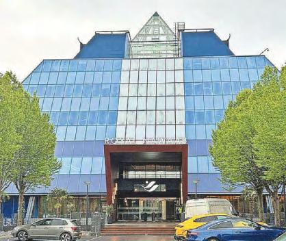 Food critic praises new restaurant