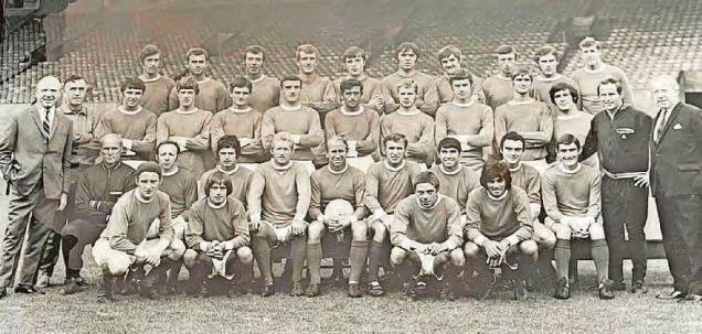 Tributes paid to former football star