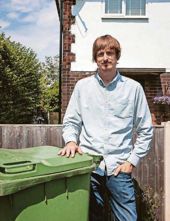 Resident asks for a refund after missed bin collections