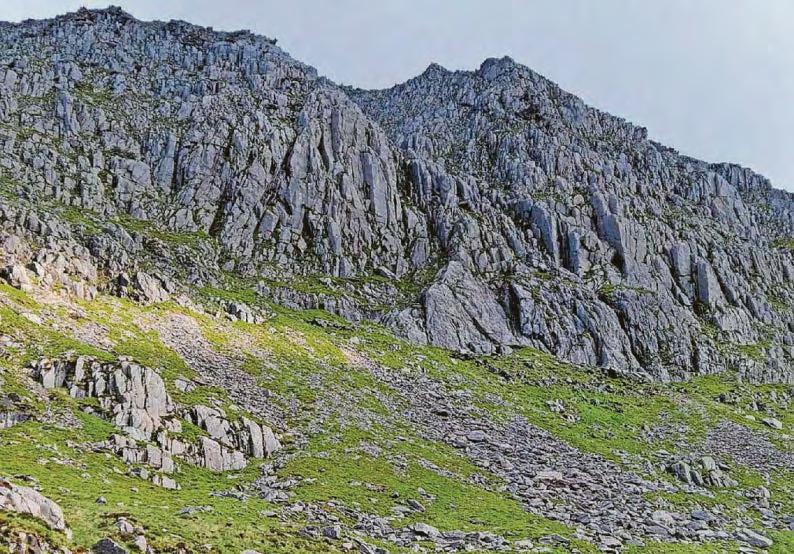 Tributes to doctor who died after Eryri plunge