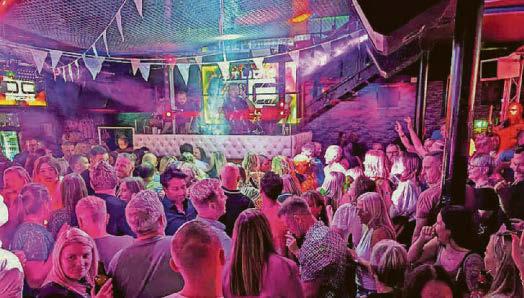 Tall Paul takes to decks at day event