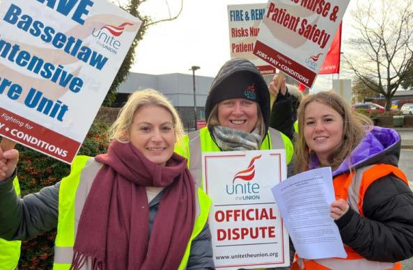 Hospital denies claims nurses 'banned from work' over ICU dispute