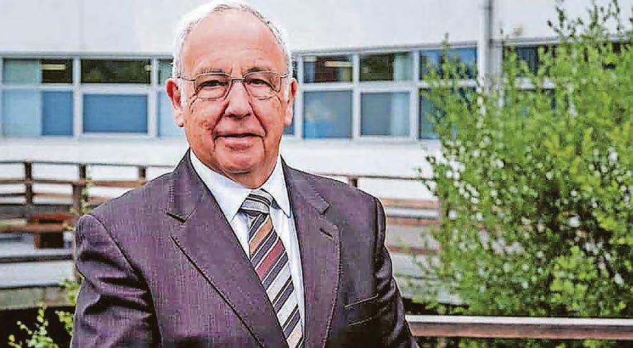 Former top cop reveals all in book about career