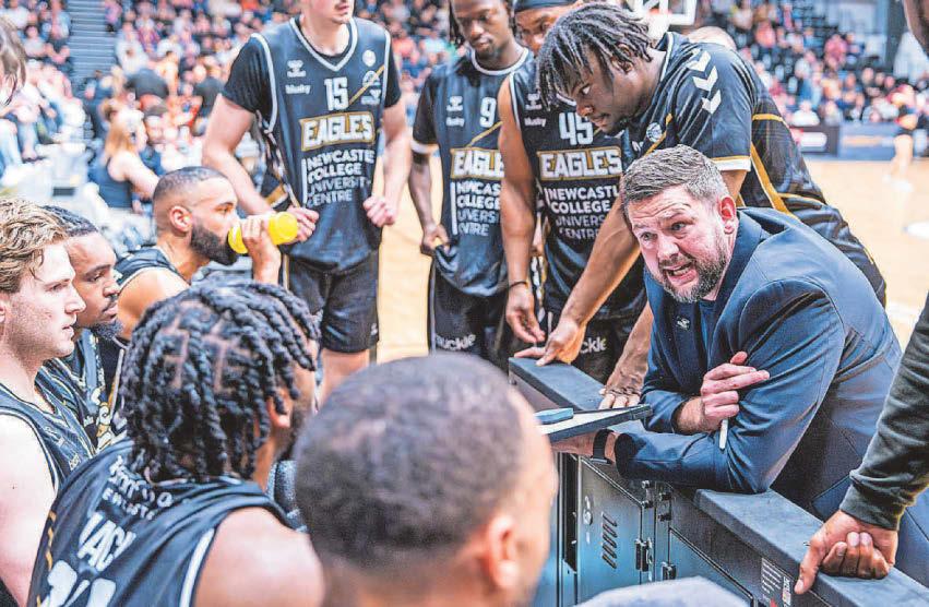 Eagles drop ball in dress rehearsal for trophy final