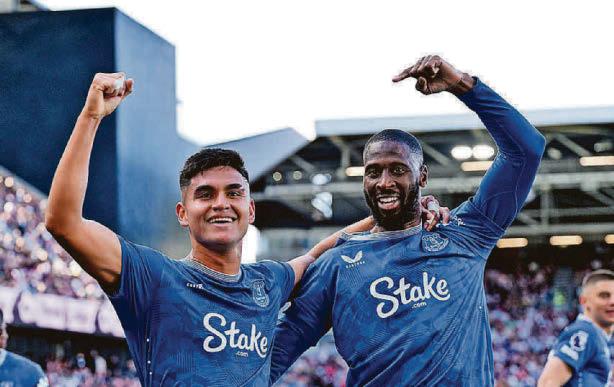 Alcaraz comes to the fore to inspire Blues fightback