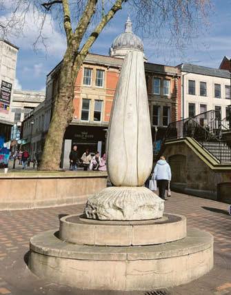 Tour guide's answer to vandal’s rude question