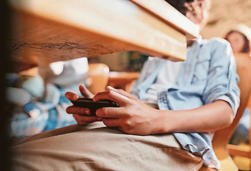 Schools need more staff and cash to control phone problem