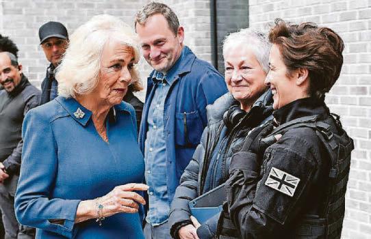 Queen gets in on the action as she meets Vicky at drama set