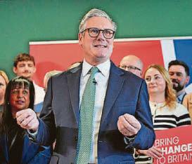 Starmer: Nothing patriotic about 'fawning' Reform UK