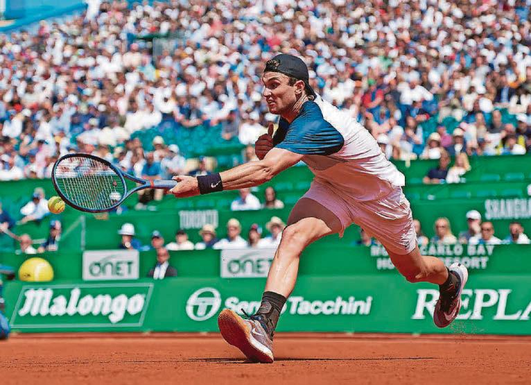 Draper crashes out at the double