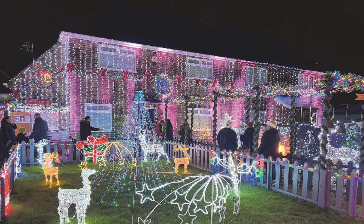 Torvill & Dean to turn on family's final light show