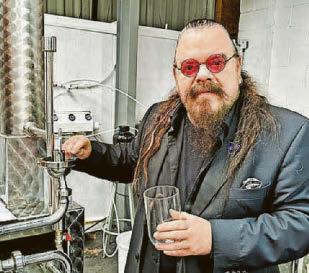 AWARD-WINNING COMPANY ALSO RAN GIN SCHOOLS