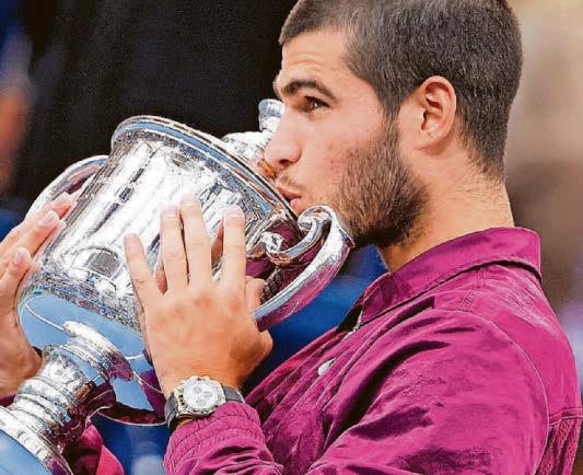 It's perfect ten-nis from star Alcaraz!