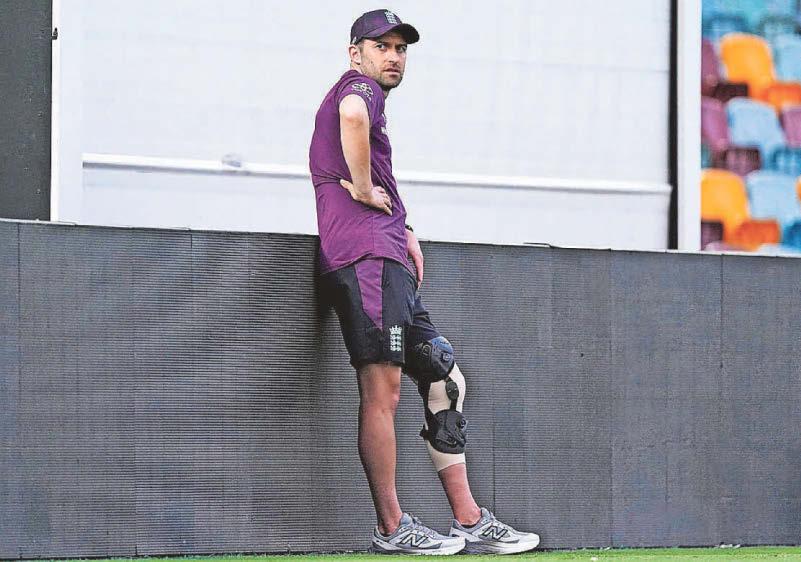 England off the pace as Wood out of Ashes