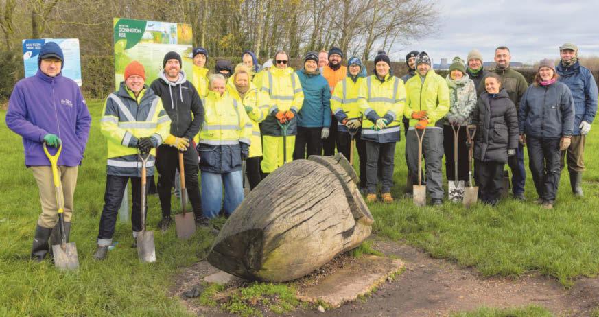 Airport staff plant new hedgerow to benefit neighbours and wildlife