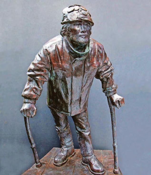 Statue of peace icon is unveiled