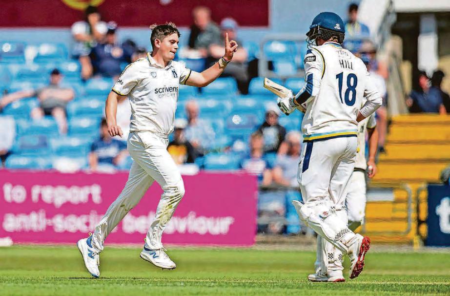 Bamber in 5-star show on day for the bowlers