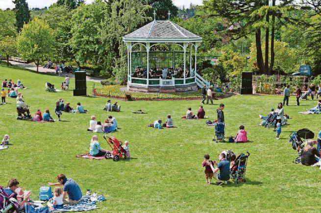 Record garden visitors thanks to bakery and pizzaria