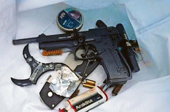 'Assassination kit' gang sold guns to underworld
