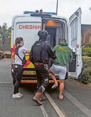 Police swoop on homes in search for burglary gang