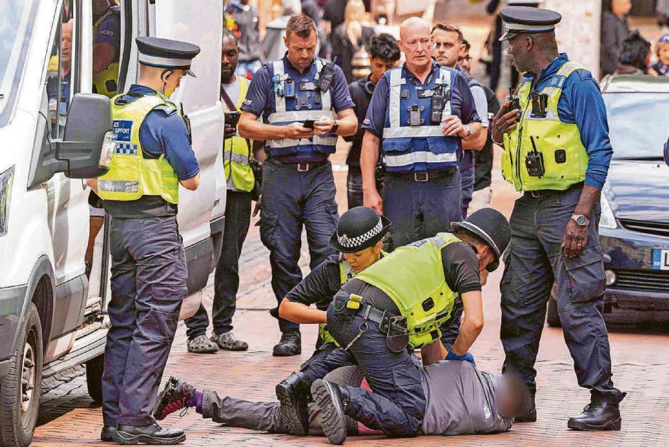 200 arrested in 24hr blitz on crime blighting town and city centres