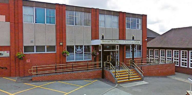 Teacher who sent pics of herself to pupil is banned