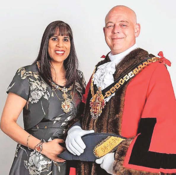 Ex-mayor's 'sorry' for Marines claim rejected
