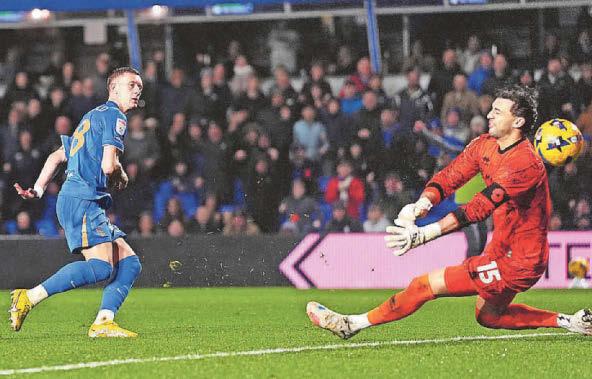 Fantastic 4 again for Blues as they hammer the Lions