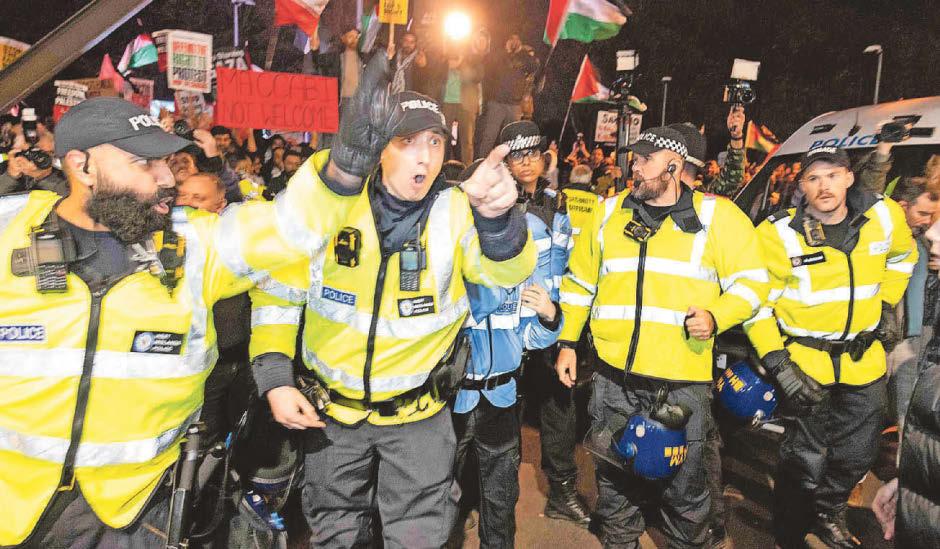 Maccabi fans’ Dutch rampage triggered Villa match ban
