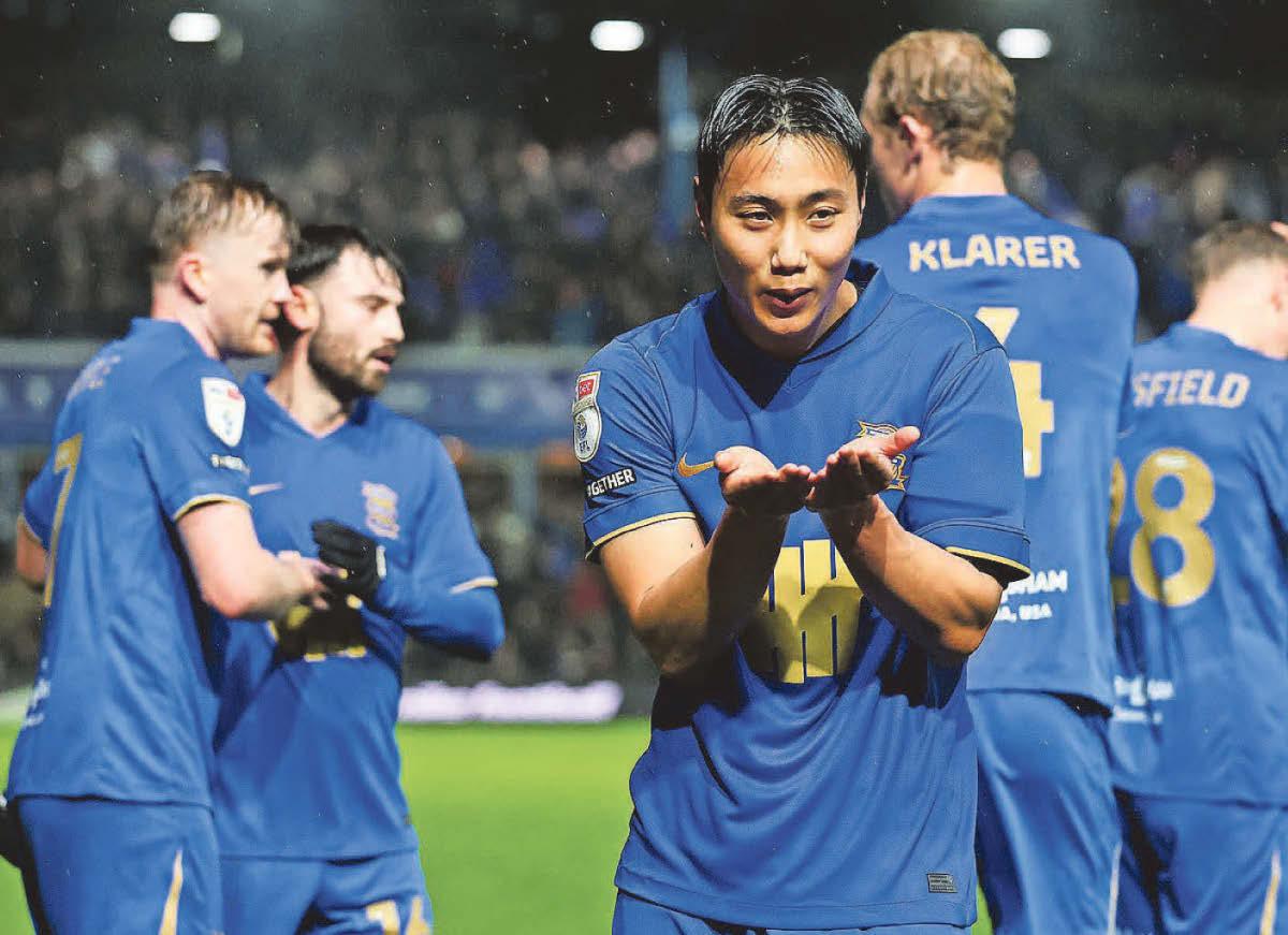 Blues forced to cling on to keep up home winning run