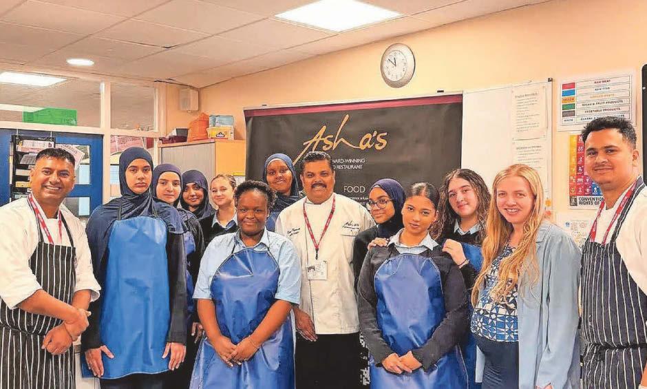 Students join forces with restaurant staff