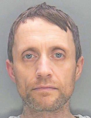 Knife-wielding thief's store smash'n'grabs